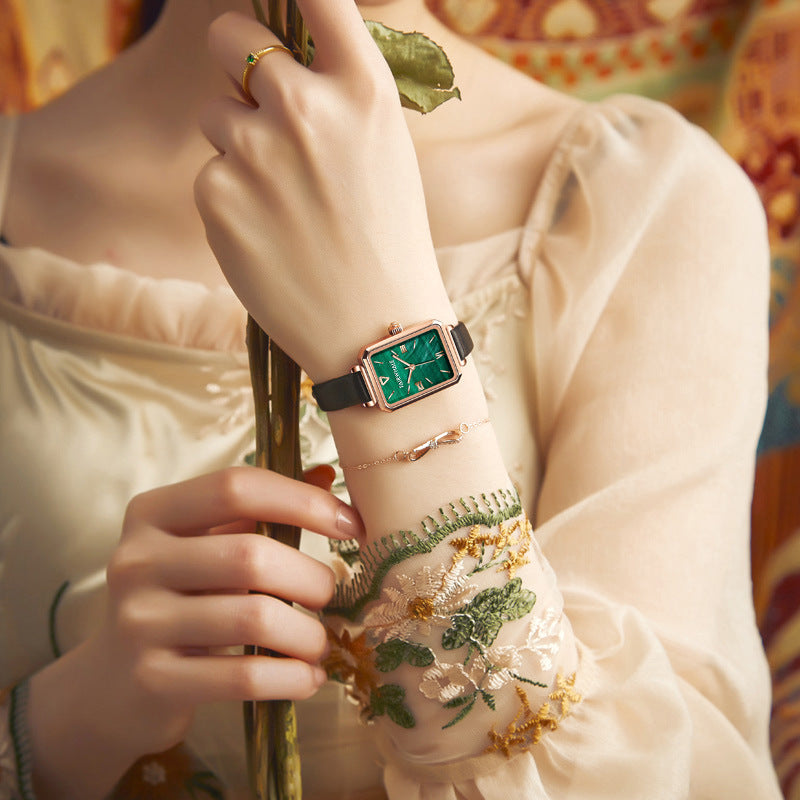 Montre Femme FAIRWHALE Étanche  Élégance Rétro & Cadran Vert