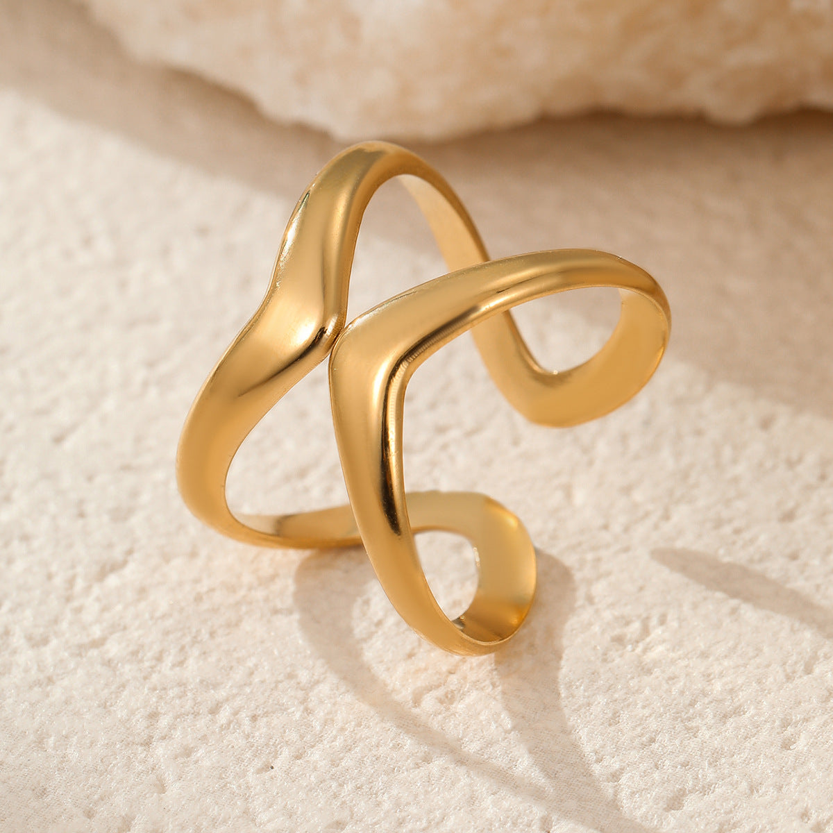 Bague femme dorée acier inoxydable  Anneau design croisé minimaliste chic
