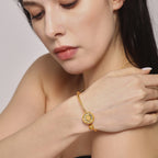 Bracelet Ouvert Ajustable Femme  Chrysanthème Élégant en Acier doré à l'or fin Bijou Mode qui Ne Ternit Pas