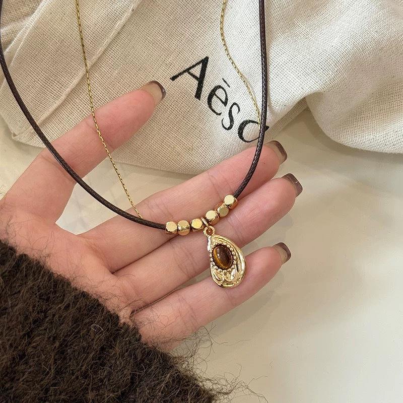 Collier  Vintage  Pendentif Œil de Tigre Maillard