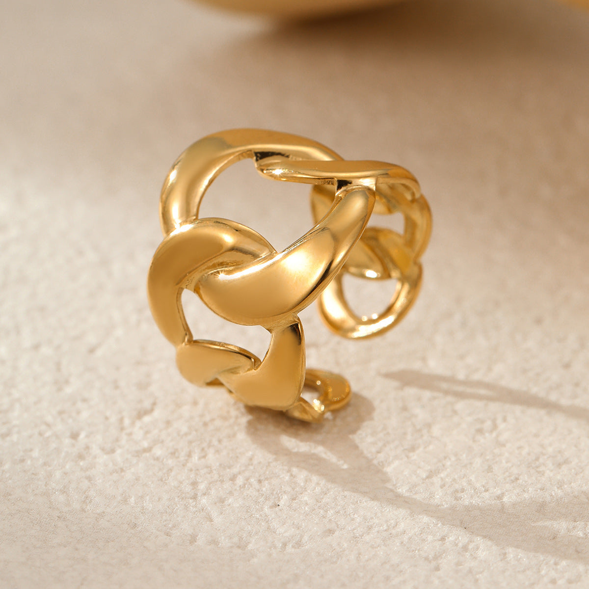 Bague Femme Dorée en Acier Inoxydable  Anneau Design Croisé Minimaliste Chic