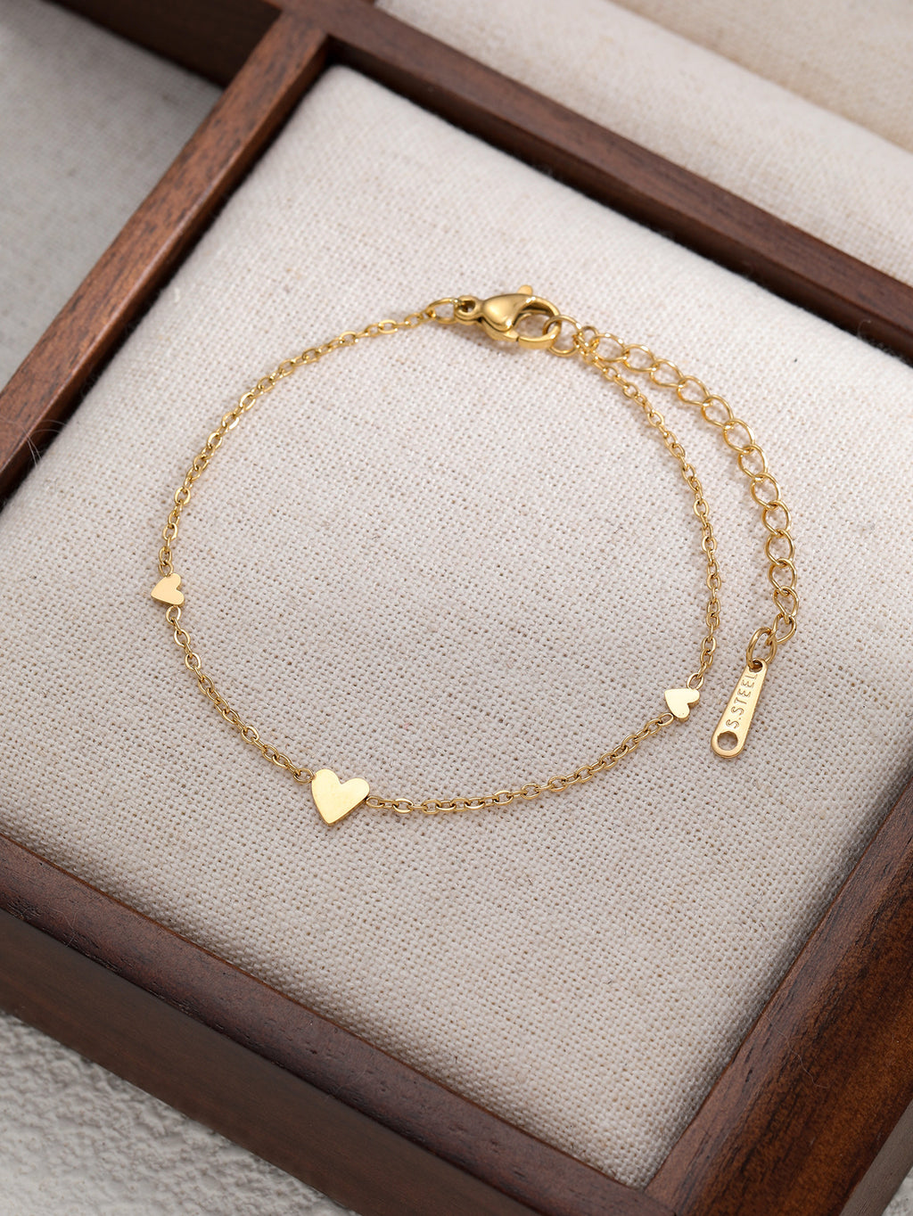Set de bracelets femme dorés en acier inoxydable  Chaînes & pendentifs cœur | Bijoux mode haut de gamme, tendance & résistants