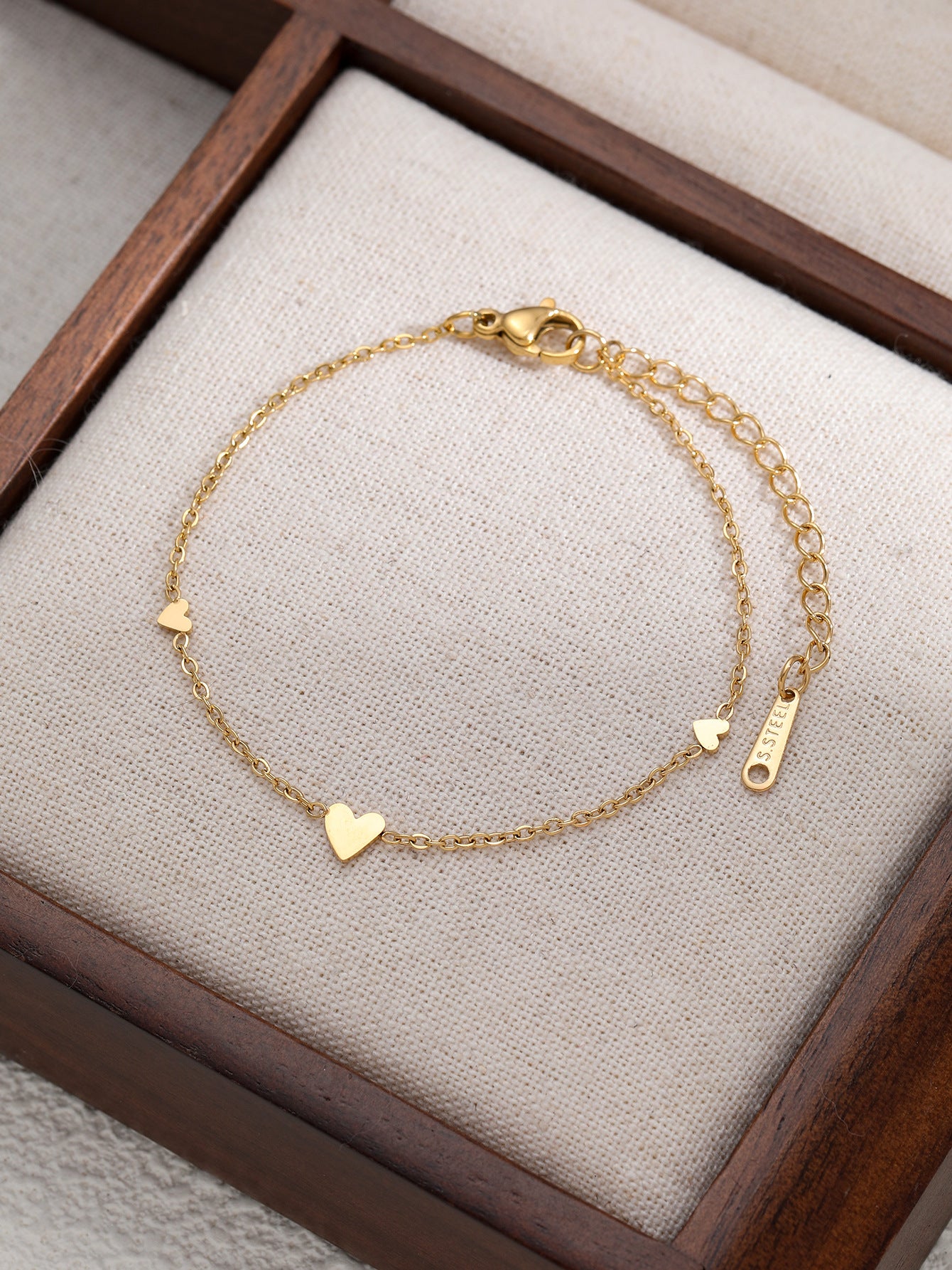 Set de bracelets femme dorés en acier inoxydable  Chaînes & pendentifs cœur | Bijoux mode haut de gamme, tendance & résistants