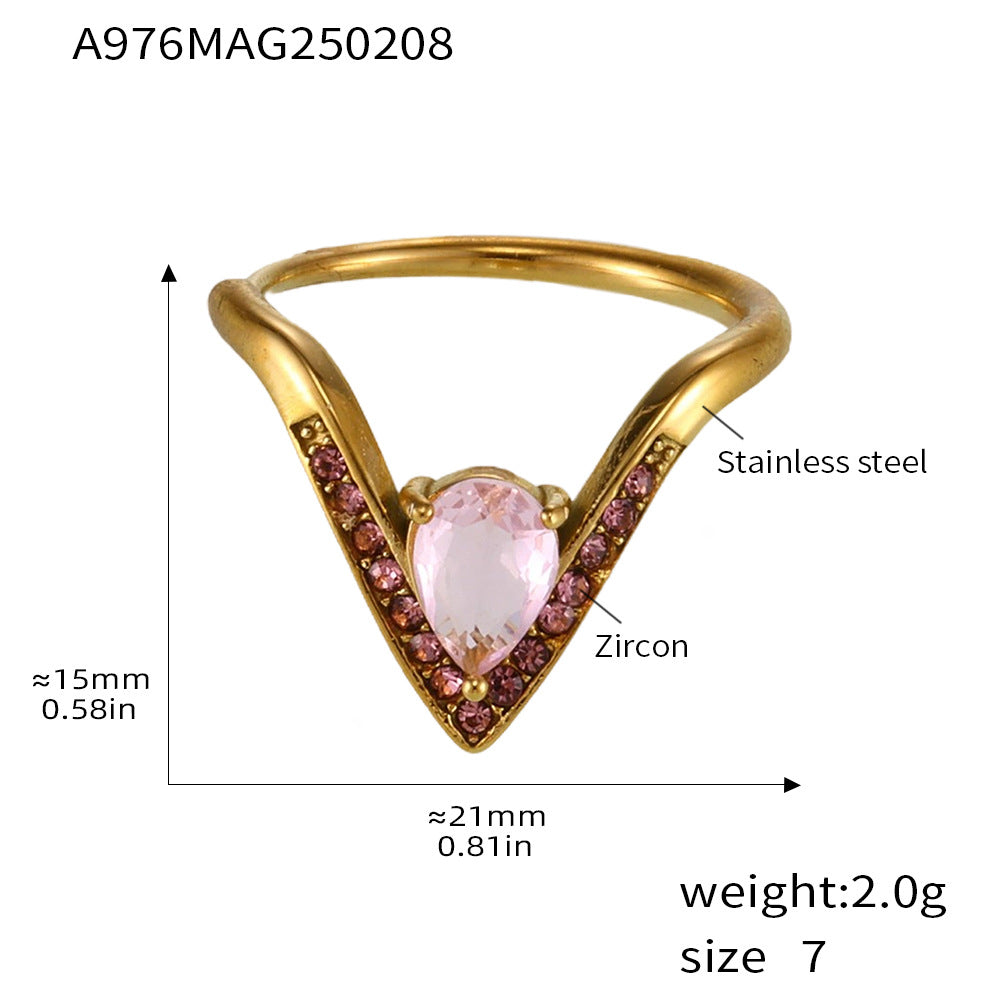 Bague en V Dorée Incrustée de Zircons  Élégance Mystérieuse & Luxe Moderne