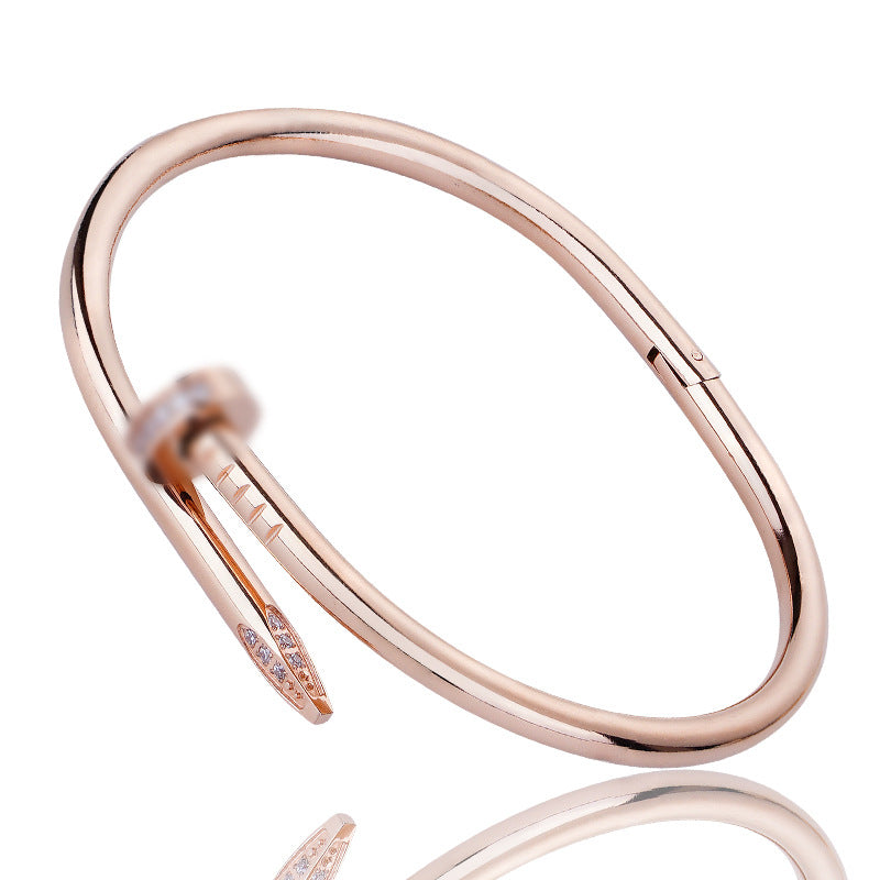 Bracelet Clou Femme – Acier Inoxydable & Plaqué Or 18K