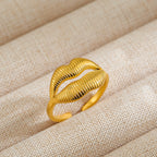 Bague Kiss Gold  Design Lèvres Dorées Plaqué Or 18K