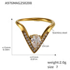 Bague en V Dorée Incrustée de Zircons  Élégance Mystérieuse & Luxe Moderne