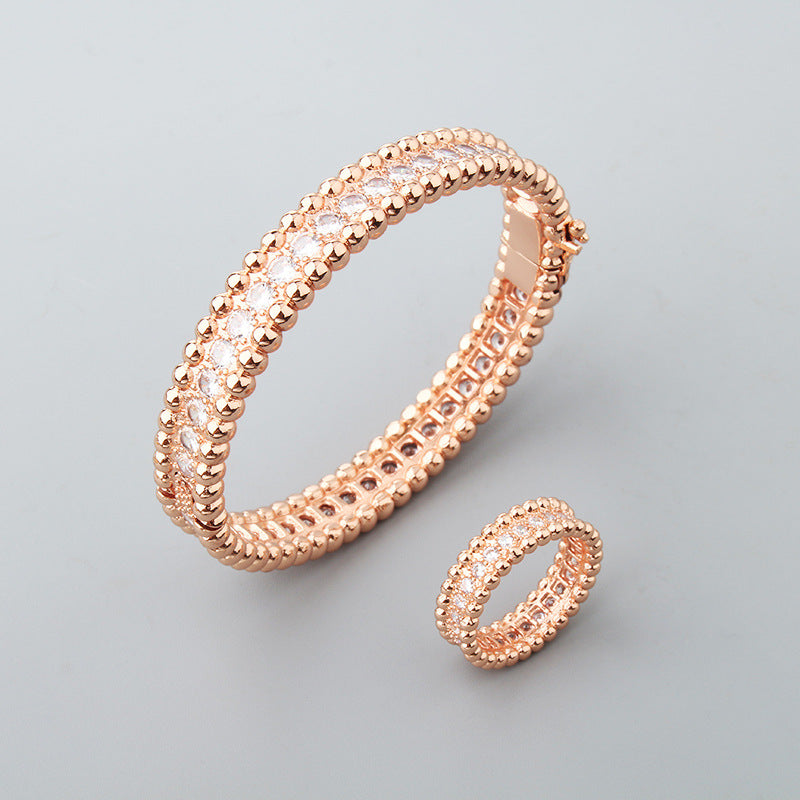 Bracelet femme en acier inoxydable avec zircons étincelants – Élégance et raffinement