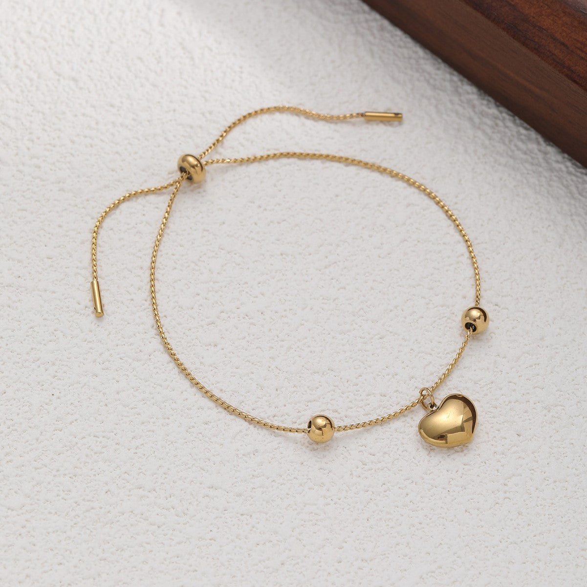 Set de bracelets femme dorés en acier inoxydable  Chaînes & pendentifs cœur | Bijoux mode haut de gamme, tendance & résistants