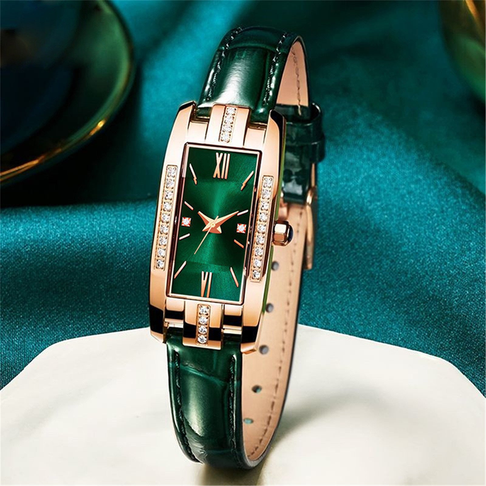 Montre Femme Vintage Rectangulaire  Quartz Mode avec Strass Description