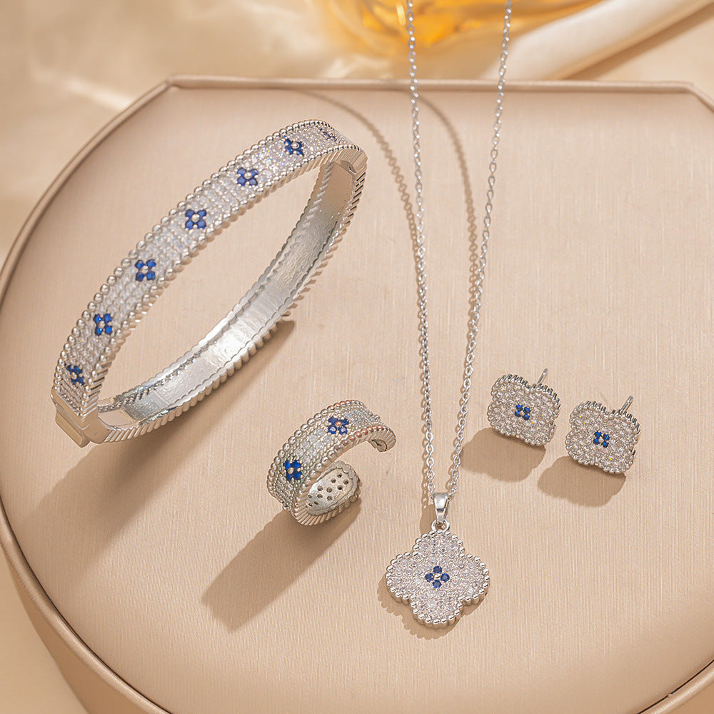 Parure Bijoux Femme  Collier, Bracelet, Bague & Boucles dOreilles en Zircon (Argenté ou Doré)