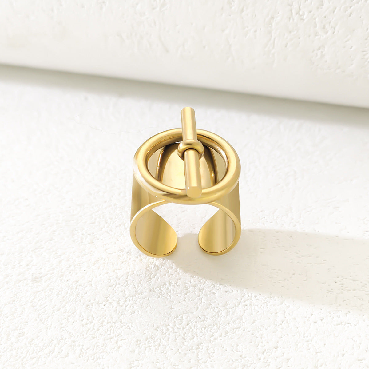 Bague ouverte à boucle OT en acier inoxydable plaqué or 18K – design large personnalisable, style hip-hop tendance pour homme et femme
