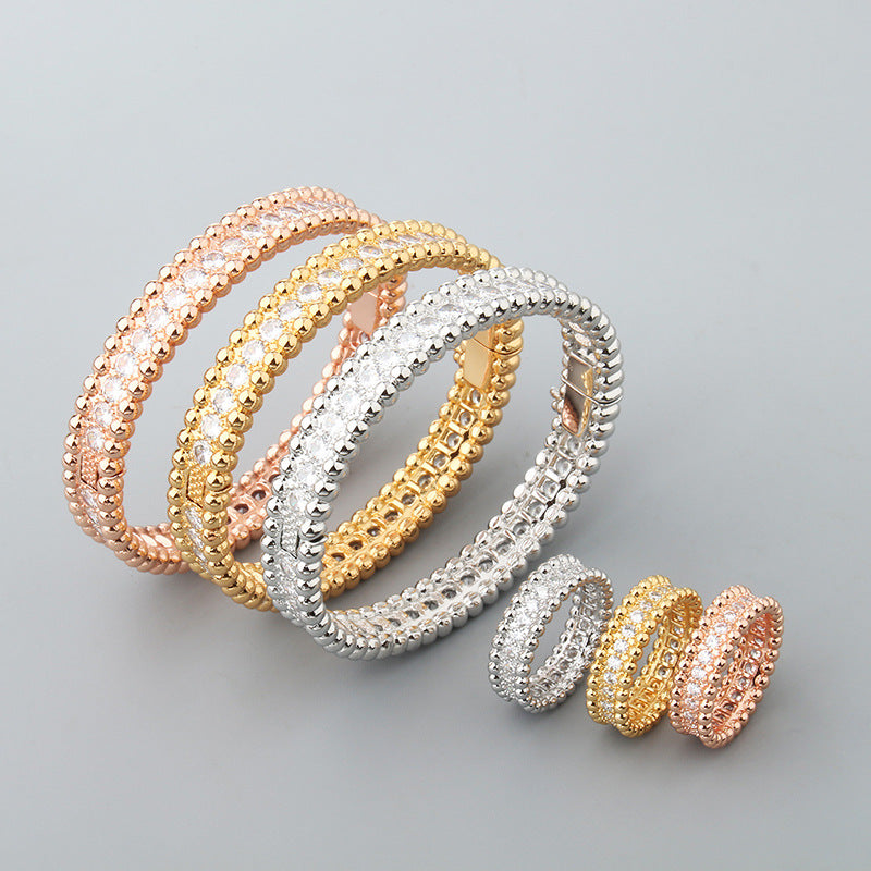 Bague femme en acier inoxydable avec zircons étincelants – Élégance et raffinement