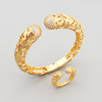 Bracelet Manchette Femme en Acier Inoxydable – Design Tressé et Embouts Pavés de Zircons