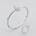 Bracelet Femme en Acier Inoxydable – Design Clou avec Pierres Micro-Incrustées