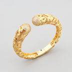 Bracelet Manchette Femme en Acier Inoxydable – Design Tressé et Embouts Pavés de Zircons