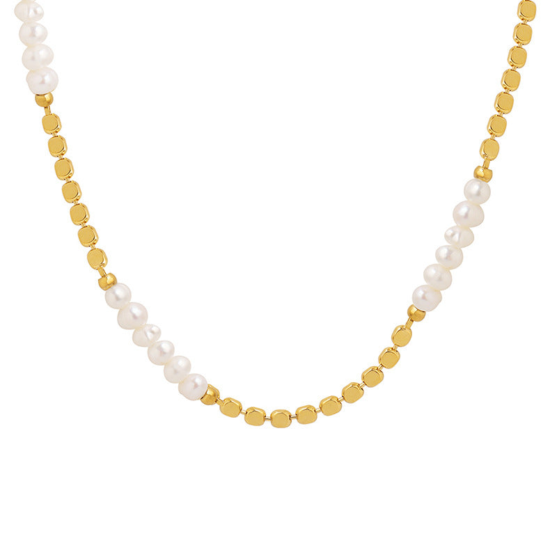 Collier Perles dEau Douce et Maillons Dorés Ajustable