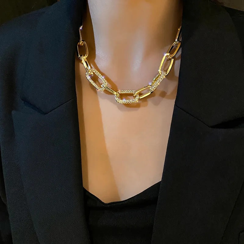 Collier Femme Gros Maillons Dorés avec Zircons – Bijou Tendance Chic et Élégant