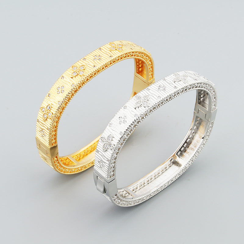 Bracelet Femme – Manchette Florale en Acier Inoxydable Doré ou Argenté