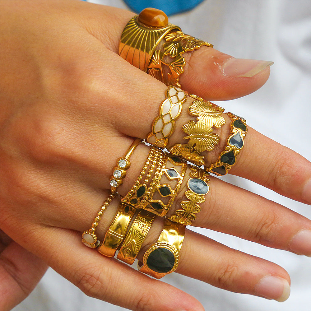 Bague Noir Éclat  Dorée Plaqué Or 18K & Détails Géométriques Noirs