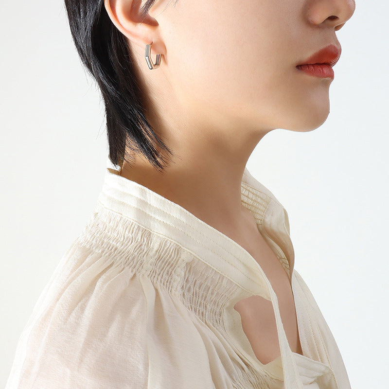 Boucles d'Oreilles Polygonales Dorées  Design Minimaliste & Élégance Moderne