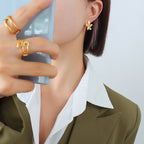 Boucles doreilles Fleur d4Or  Acier inoxydable doré, design floral élégant